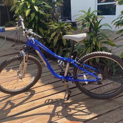 Bike, Specialized, Hotrock, 24 Wheels, Aluminum Frame, Good Condition