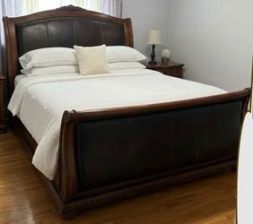 Luxury Queen Sleigh Bed with Leather Inlay