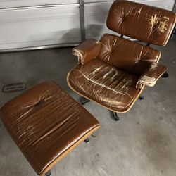 Replica Eames Lounge Chair + Ottoman