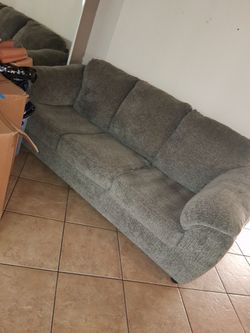 Sofa color gris