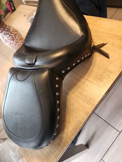Mustang motorcycle seats