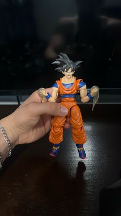 Bandai Goku figure