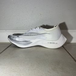 NEW NIKE ZOOMX RUNNING SHOE