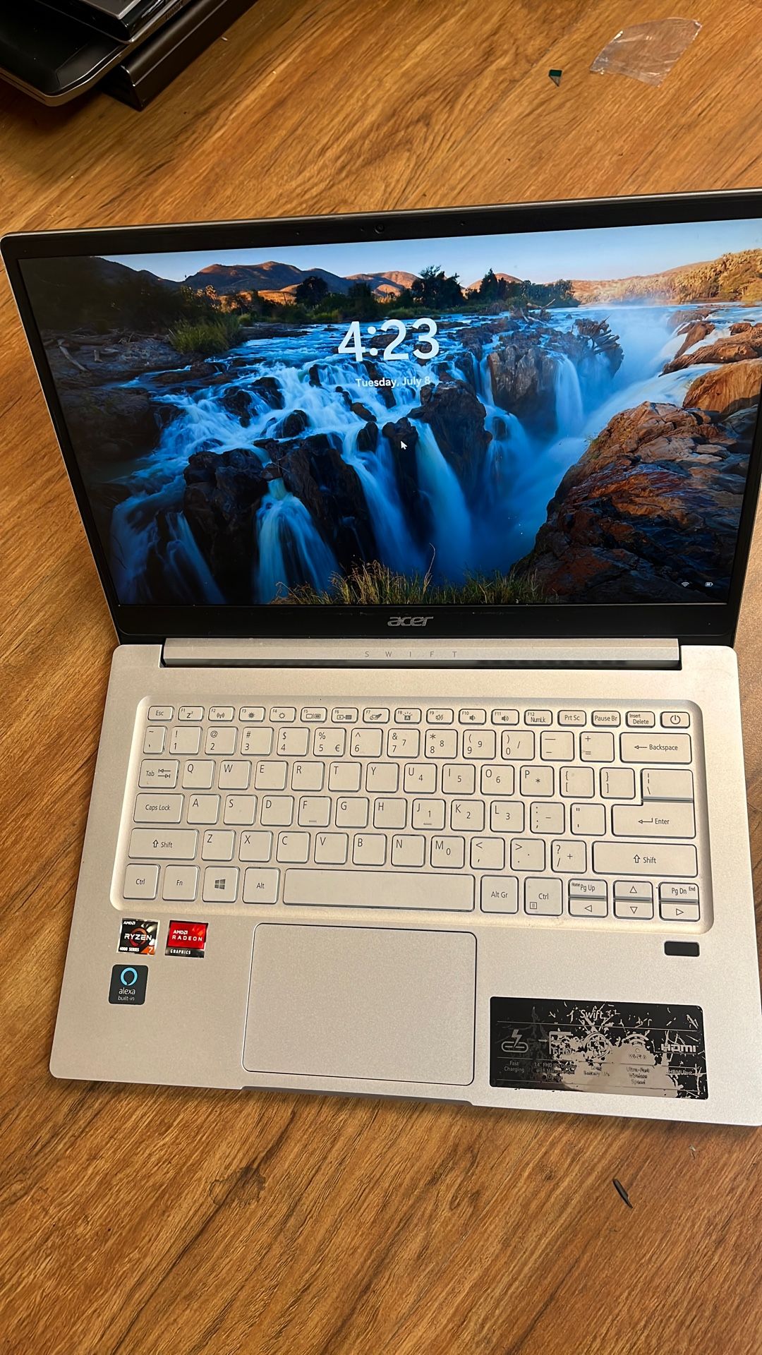 Acer Swift 3 AMD Ryzen 8 4000series 512gb SSD 8gb Ram Win 11