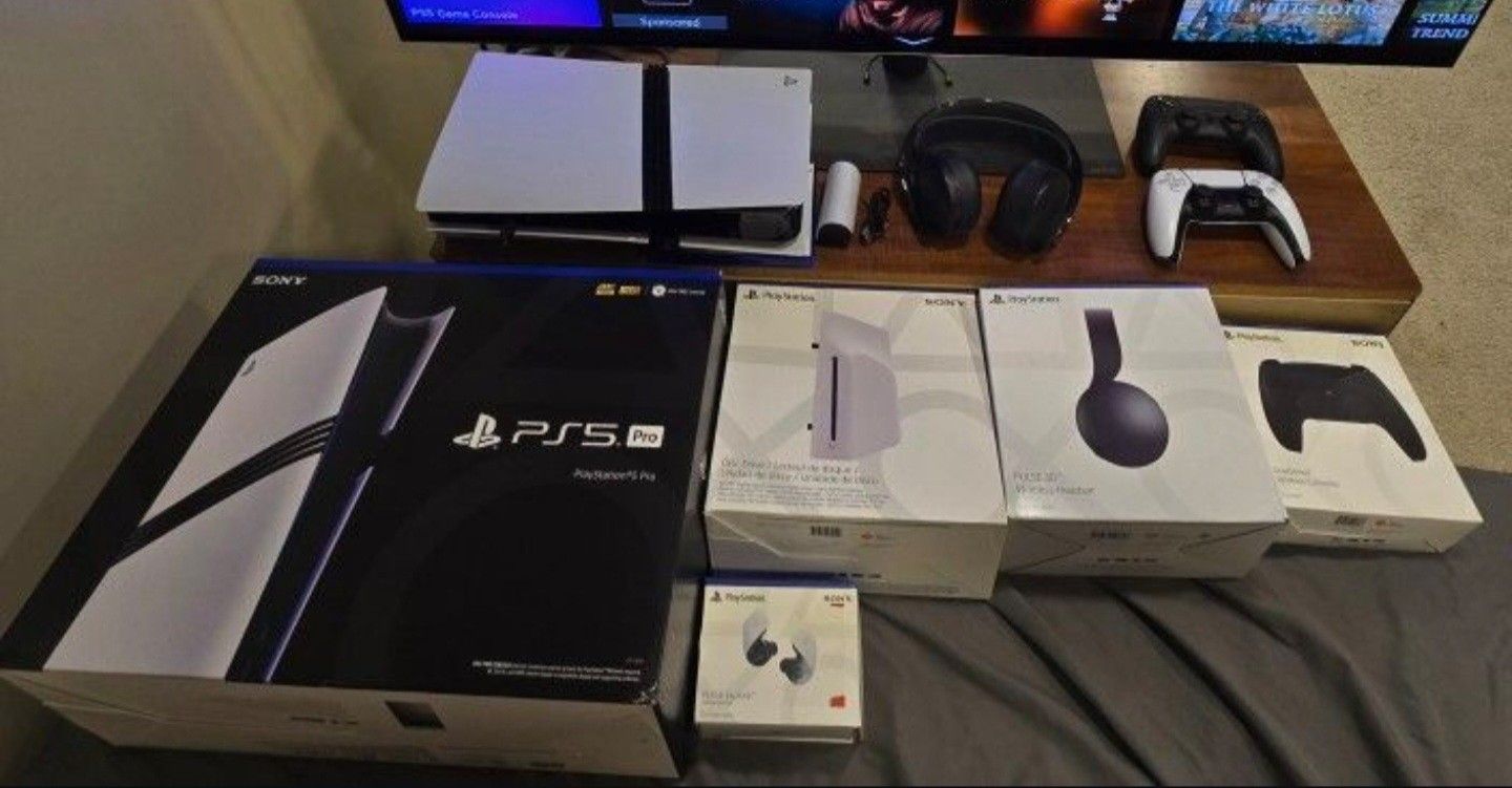 Ps5 Pro Console With DISC Drive Controllers& Headsets