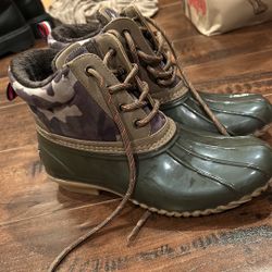 Tommy hilfiger duck boots