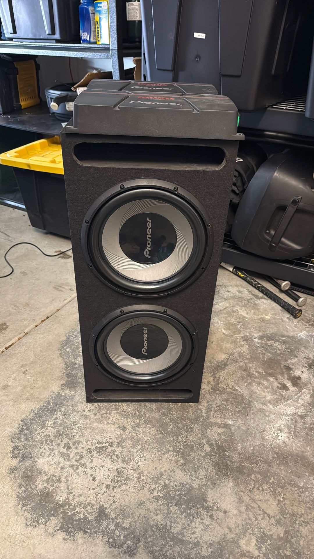 Sub And 2 Amp It’s A 2ch And 4 Ch Amp