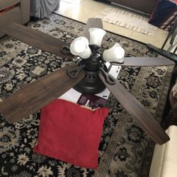 Ceiling Fan  Abanico  Buenas Condiciones  55.00 O Mejor Oferta  OBO  