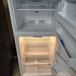 Frigidaire Top And Bottom Refrigerator