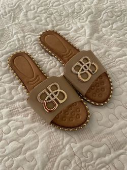Beautiful sandal Size 8