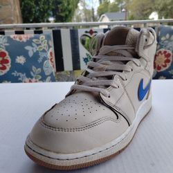 (Size-7Y) Like New, Jordan Youth Air Jordan 1 Mid UTL GS DO2207 264 Fleece
