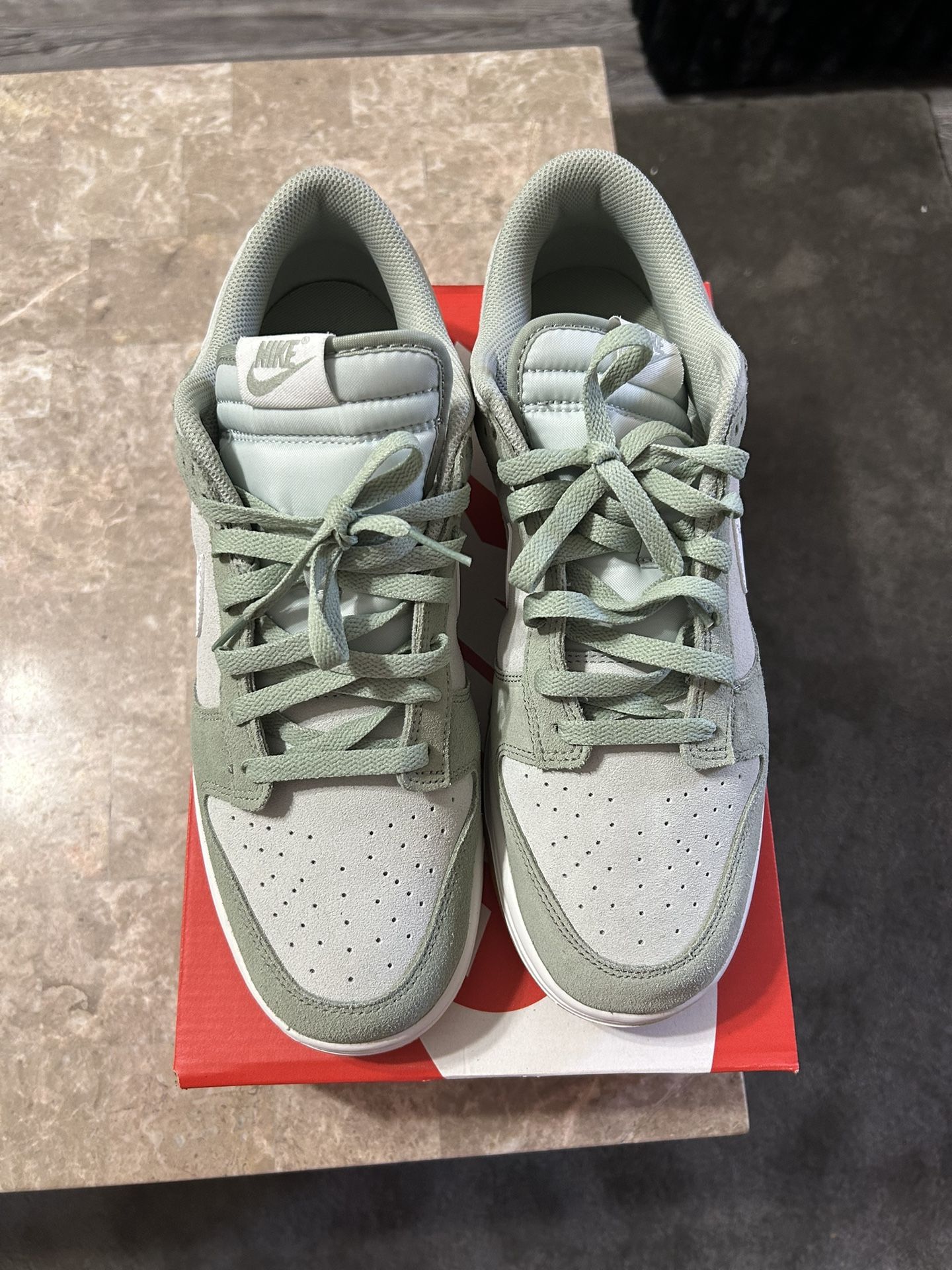 Nike shoes 
