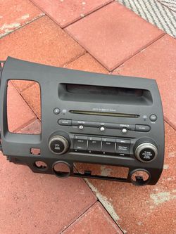 Honda Civic OEM Radio CD Player with Dash Trim