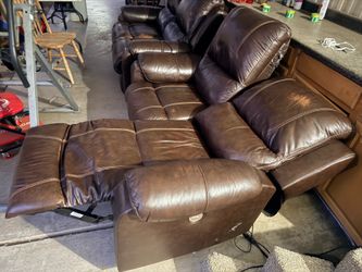 Electric recliners (2) FREE
