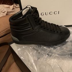 Gucci Shoes 👞.. Official.. Authentic.. Mens Size 8.5 