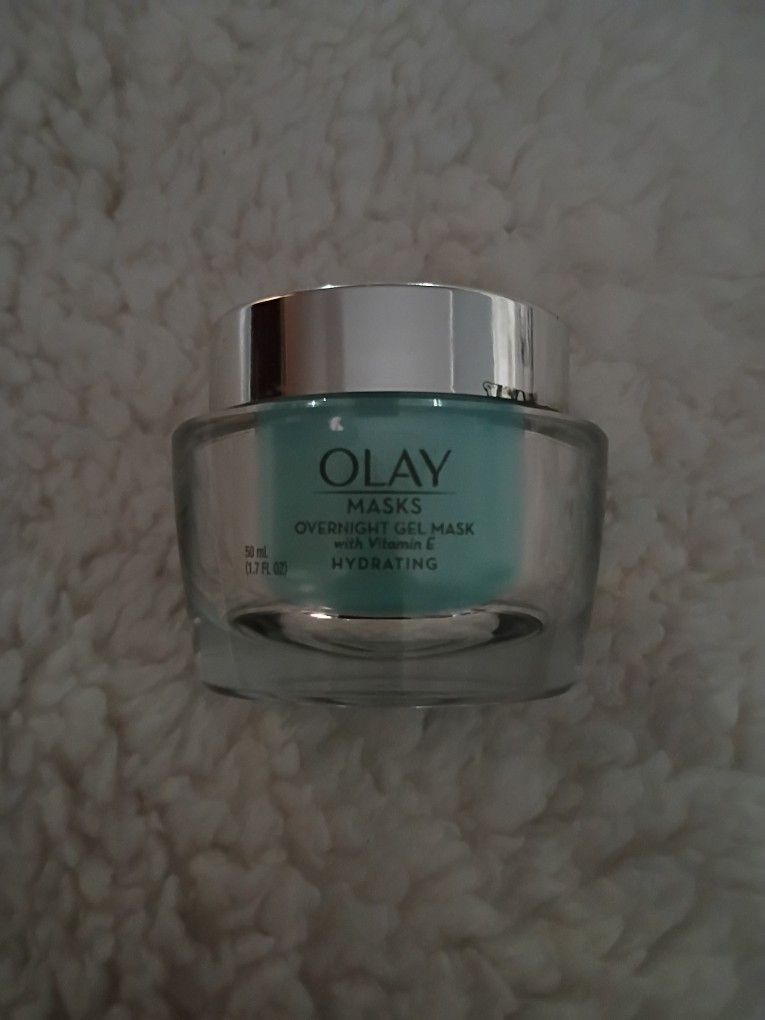 Olay Hydrating Overnight Gel Face Mask with Vitamin E, 50 mL