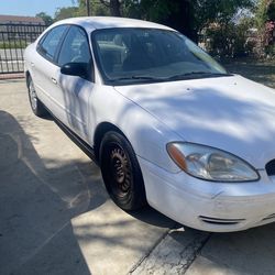 2005 Ford Taurus