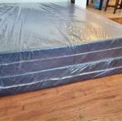 Queen Size New Thick Pillow Top Bed Can Deliver 