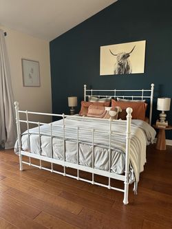 Queen size metal bed frame