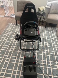 Logitech G923 Racing System + Playseat Challenge