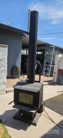Wood burning stove & double wall pipe