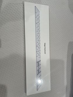 (NEW/SEALED) Apple Magic Keyboard with numeric keys