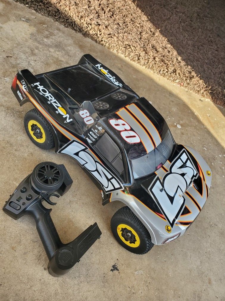 Team Losi XXX-Sct Brushless RC Car