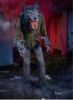 Life-Size Werewolf Halloween Animatronic Decoration