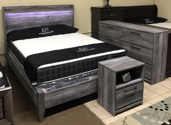 Queen grey bedroom set