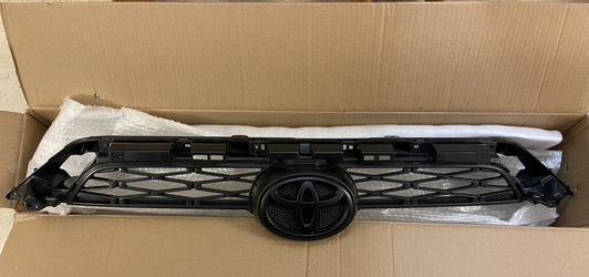 Toyota 4runner 5th Generation OEM Front Grille Assemly