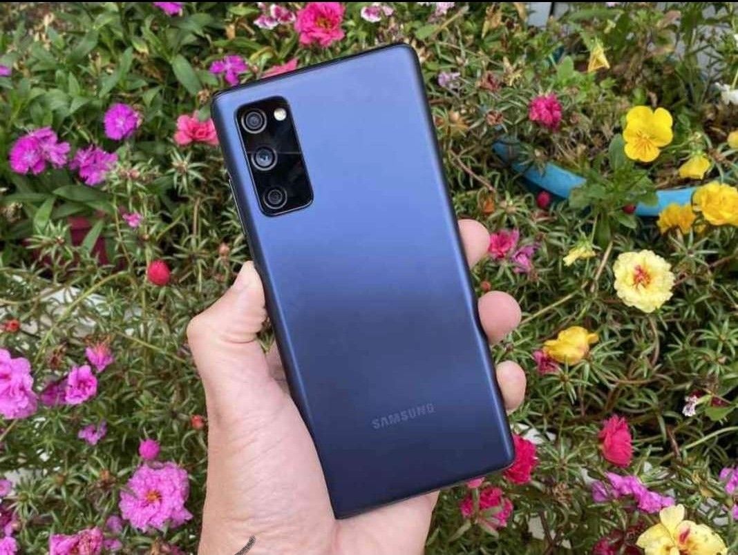 Samsung Galaxy S20 FE 5G UW 6GB RAM 128GB Storage ***NEW***