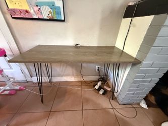Computer desk
