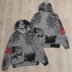 Graphic Streetwear Hoodie – Vintage Style