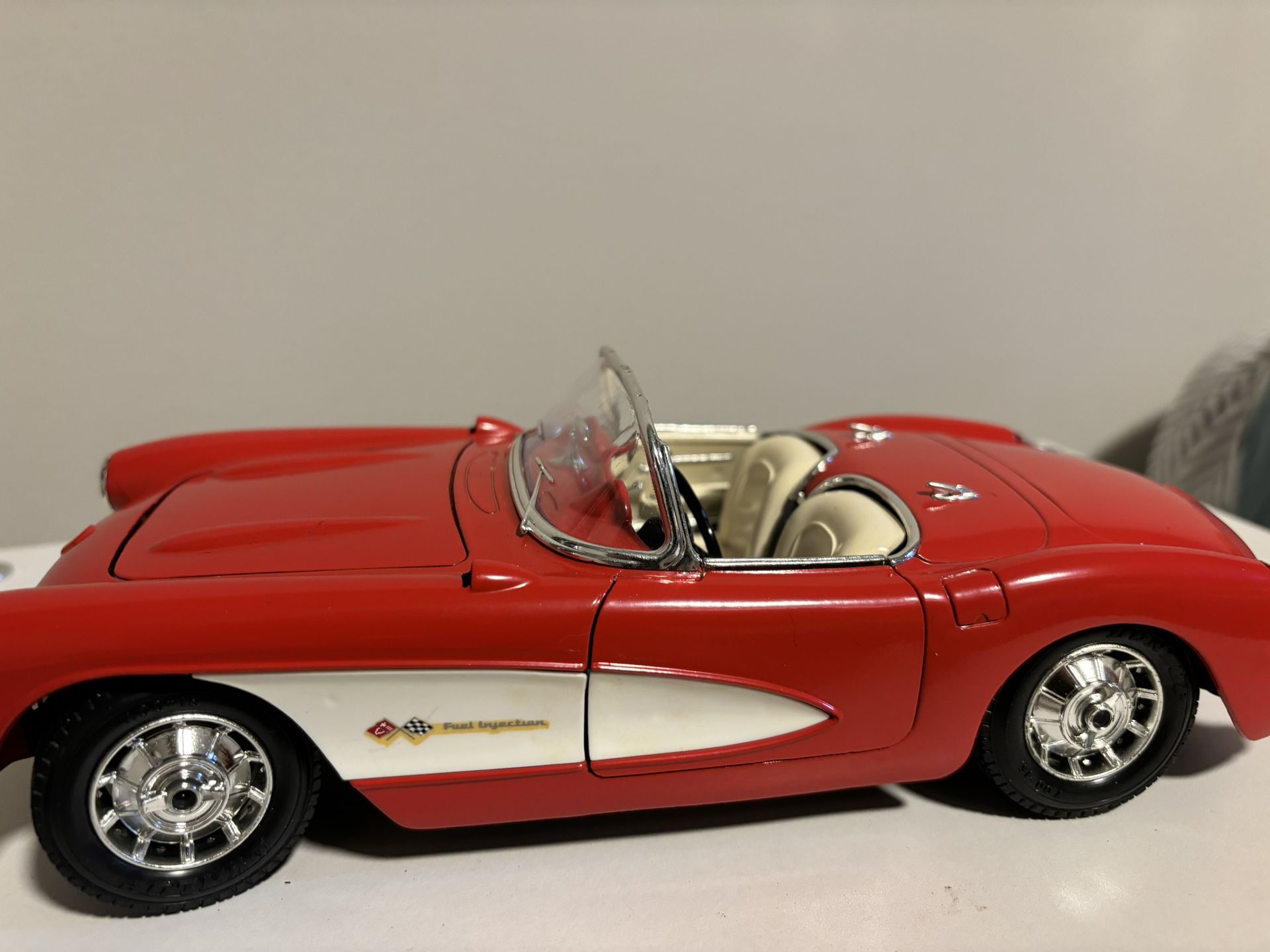 Collectible 1957 Chevy Corvette Diecast Model