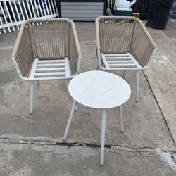 Outdoor patio chairs and table set