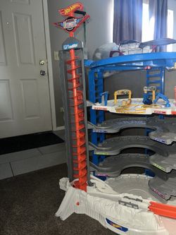 Hot Wheels Super Ultimate Garage