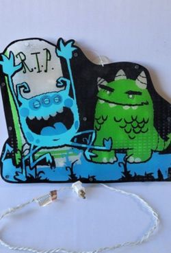 Halloween monster Lighted 17"H x 14"W x 1"D