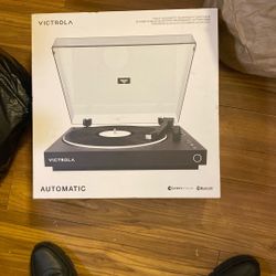 Victorola Automatic Bluetooth Turntable 