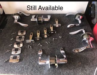Door Handles ( Chrome 4 Closet & 1 Privacy )
