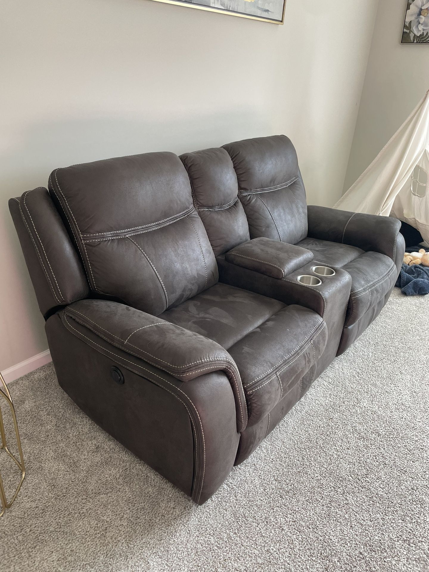 Love Seat Electric Recliner for Sale in Schererville, IN OfferUp