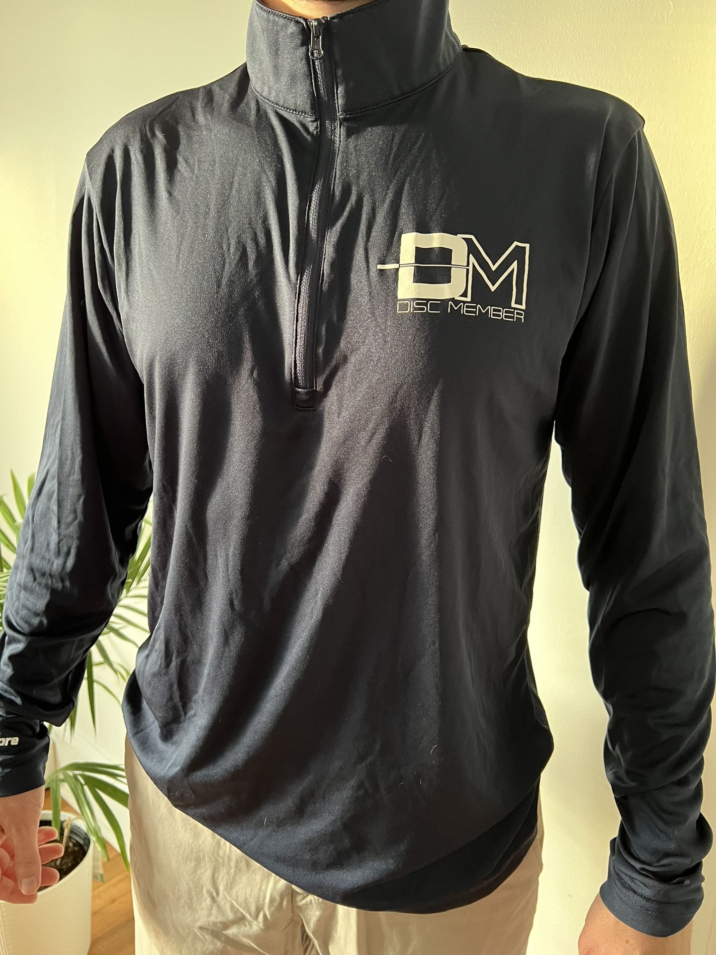 Disc Member Long’s sleeve