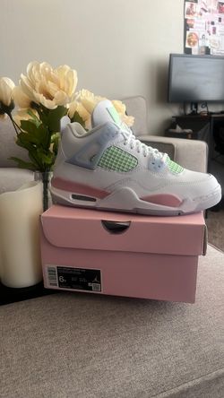 💕 Air Jordan 4 Retro GS “Valentine’s Day” — BRAND NEW 💕