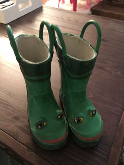 Boys rain boots size 5T