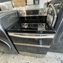 Samsung 30” Electric Stove In Stainless Steel New Open Box With Duo Oven