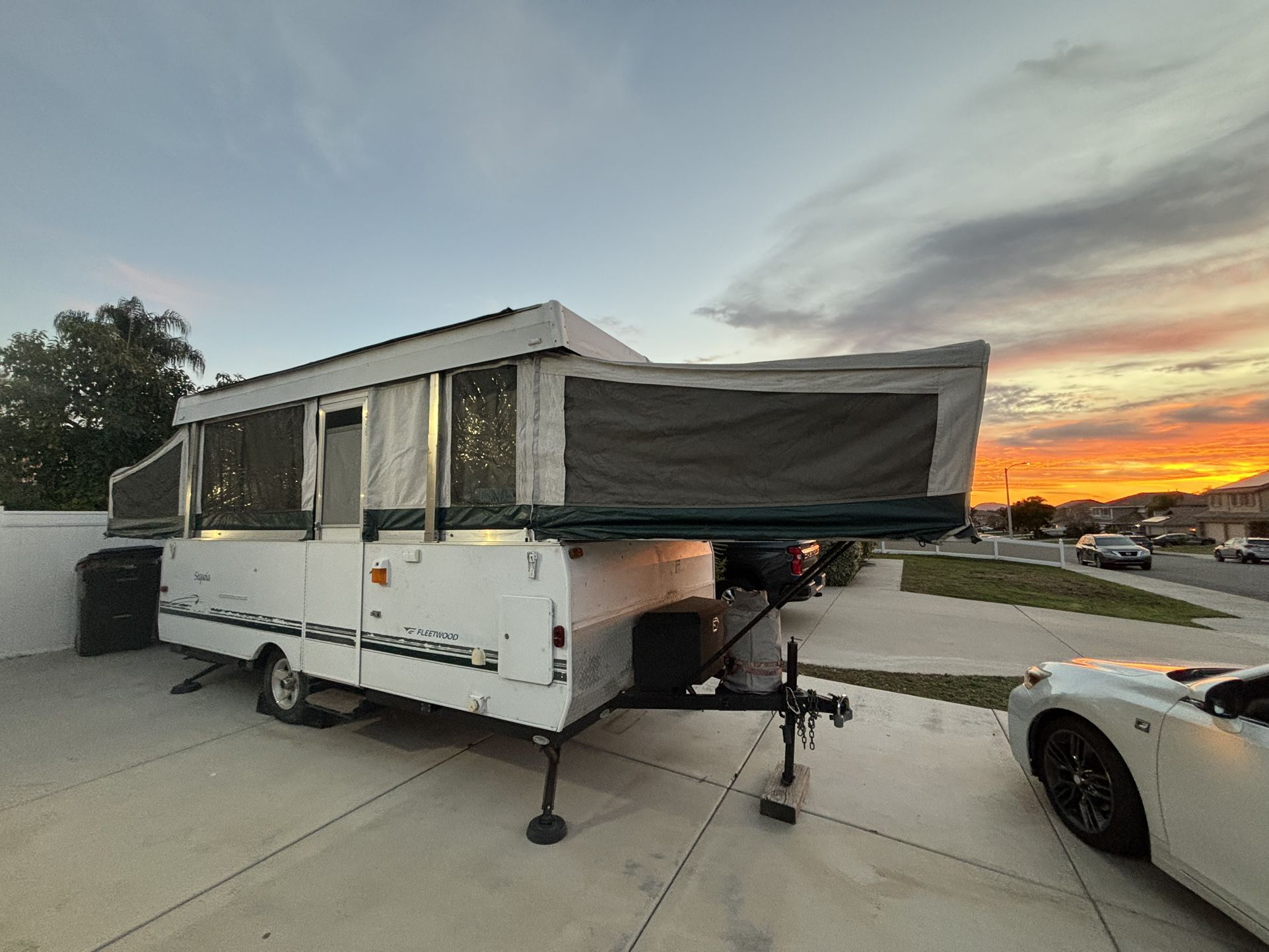04 Fleetwood Sequoia Pop Up camper trailer For Sale