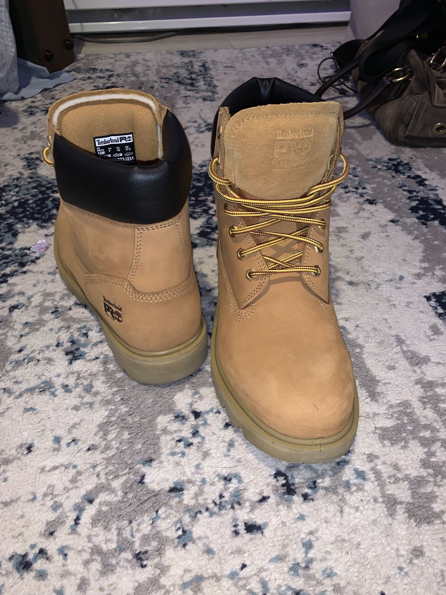 Men’s Size 10 Timb Boots 
