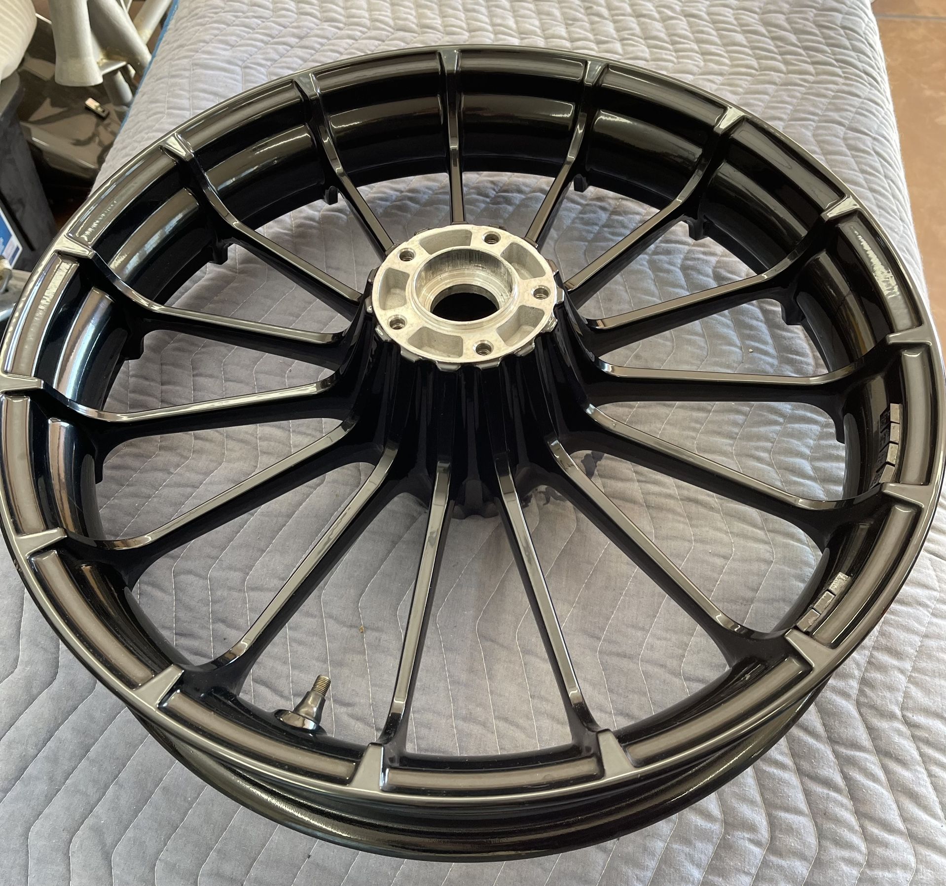 Harley Road Street Glide Touring Talon 19x3.5” Black Front Wheel 0921