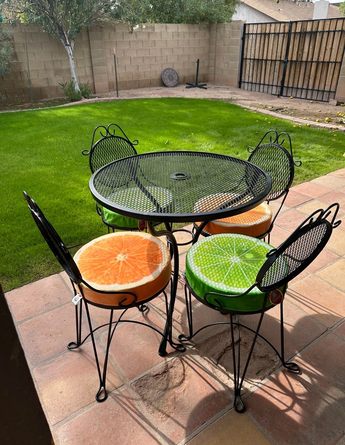 Patio Set. Super Cute. Table and Chairs. Very Nice Condition.