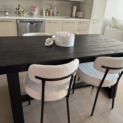 Dining Table And 4 Chairs 