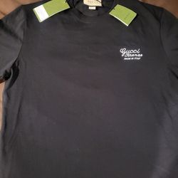 Gucci Men's Shirt Size Large $150